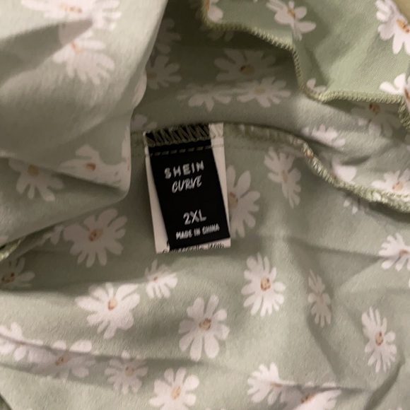 SHEIN tops - Picture 3 of 4